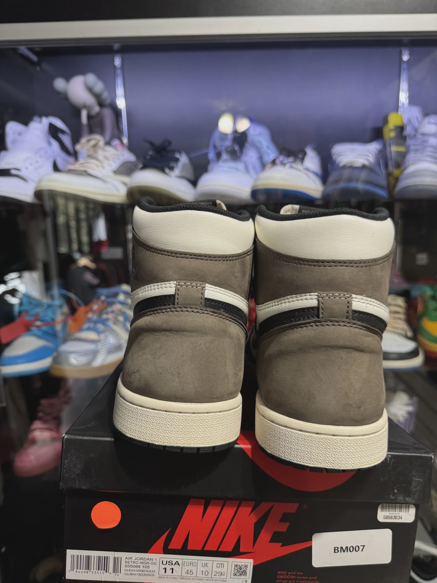 Jordan 1 Retro High Dark Mocha • Pre-Owned [6270] 3