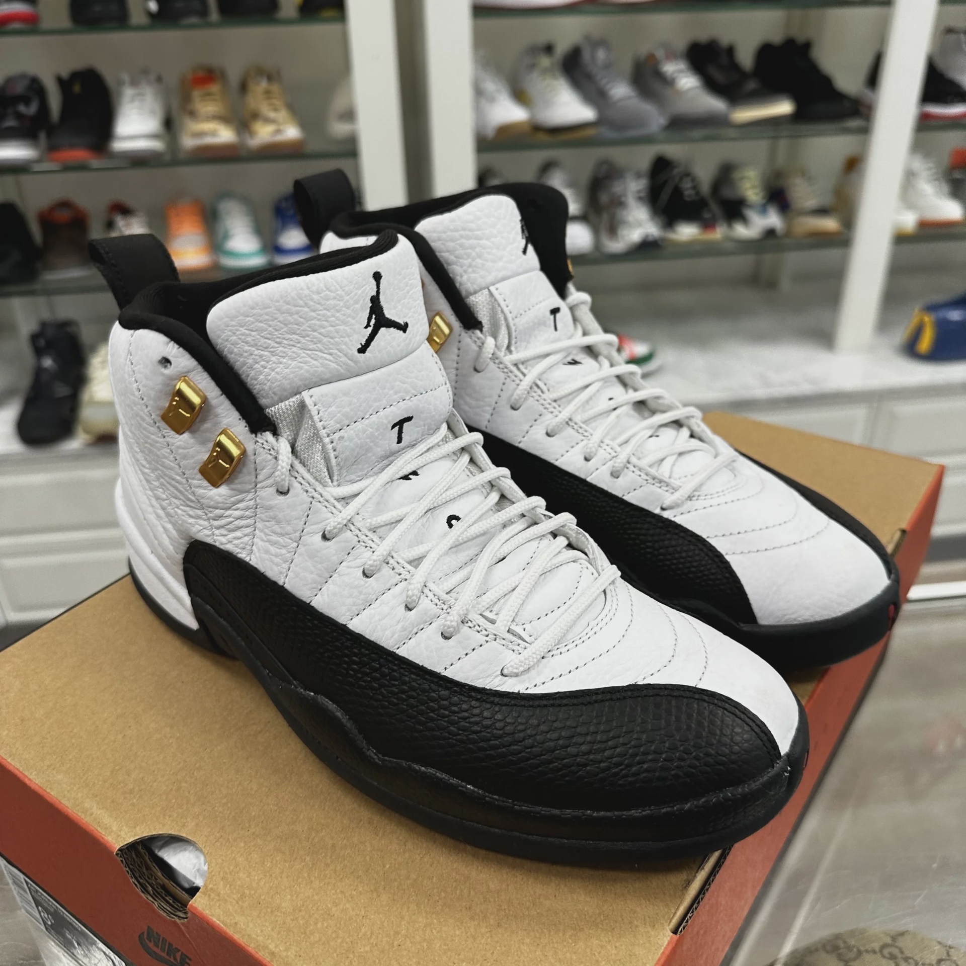 Air Jordan 12 Retro Taxi (2025) • Pre-Owned [5793] - photo 4