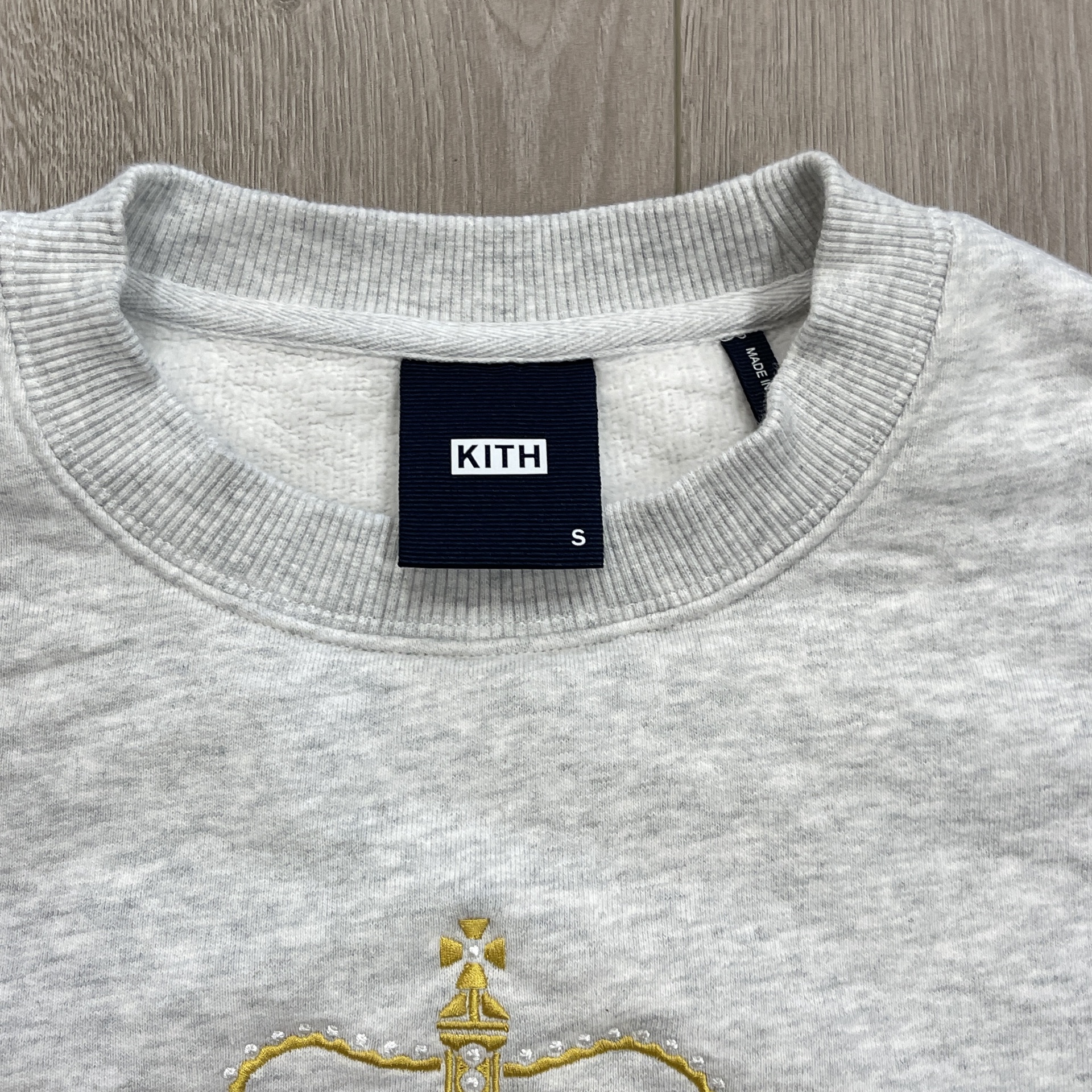 SS23 Kith Crest Crewneck Light Heather Grey size Small Pre-Owned 3