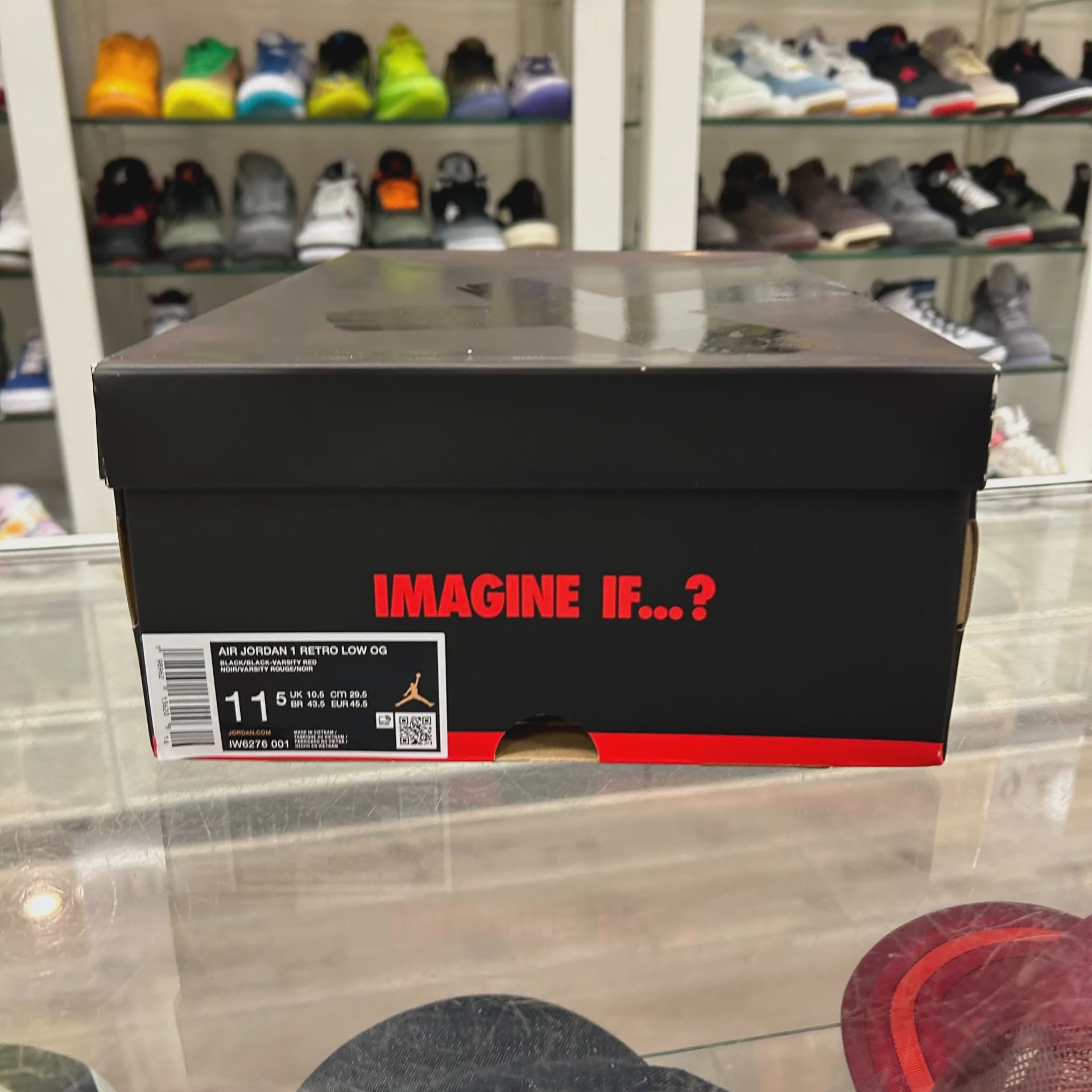 Jordan 1 Retro Low OG Banned • Pre-Owned [9030] - photo 3