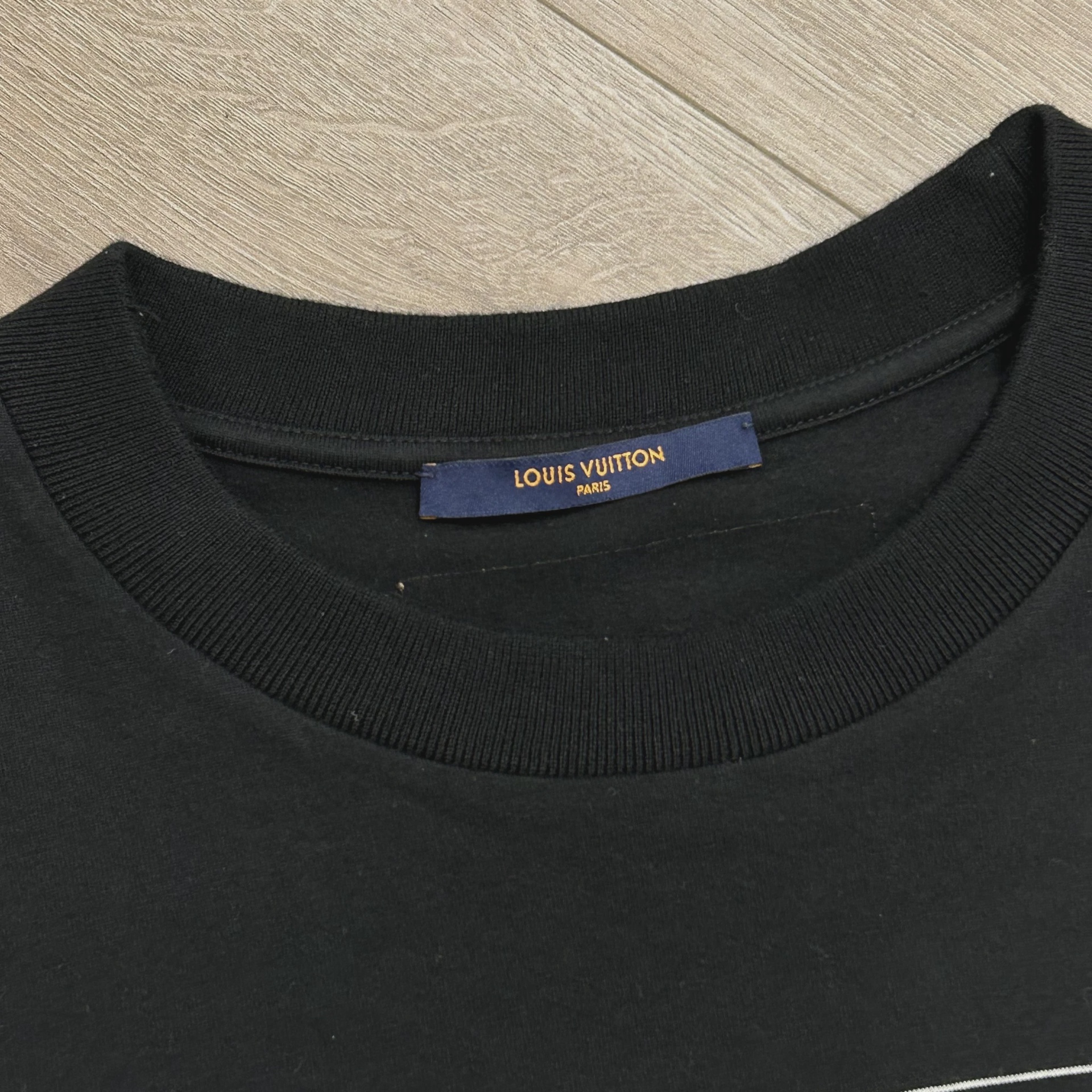 Louis Vuitton "Legendary Trunks" Graphic T-Shirt • Pre-Owned [1851] 5