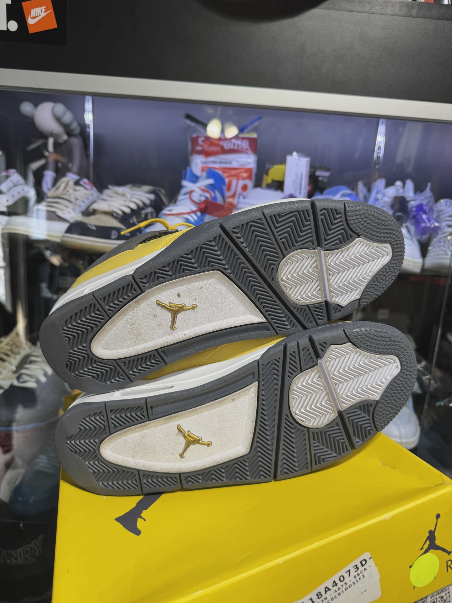Air Jordan 4 Retro Lightning (2021) • Pre-Owned [4163] 2
