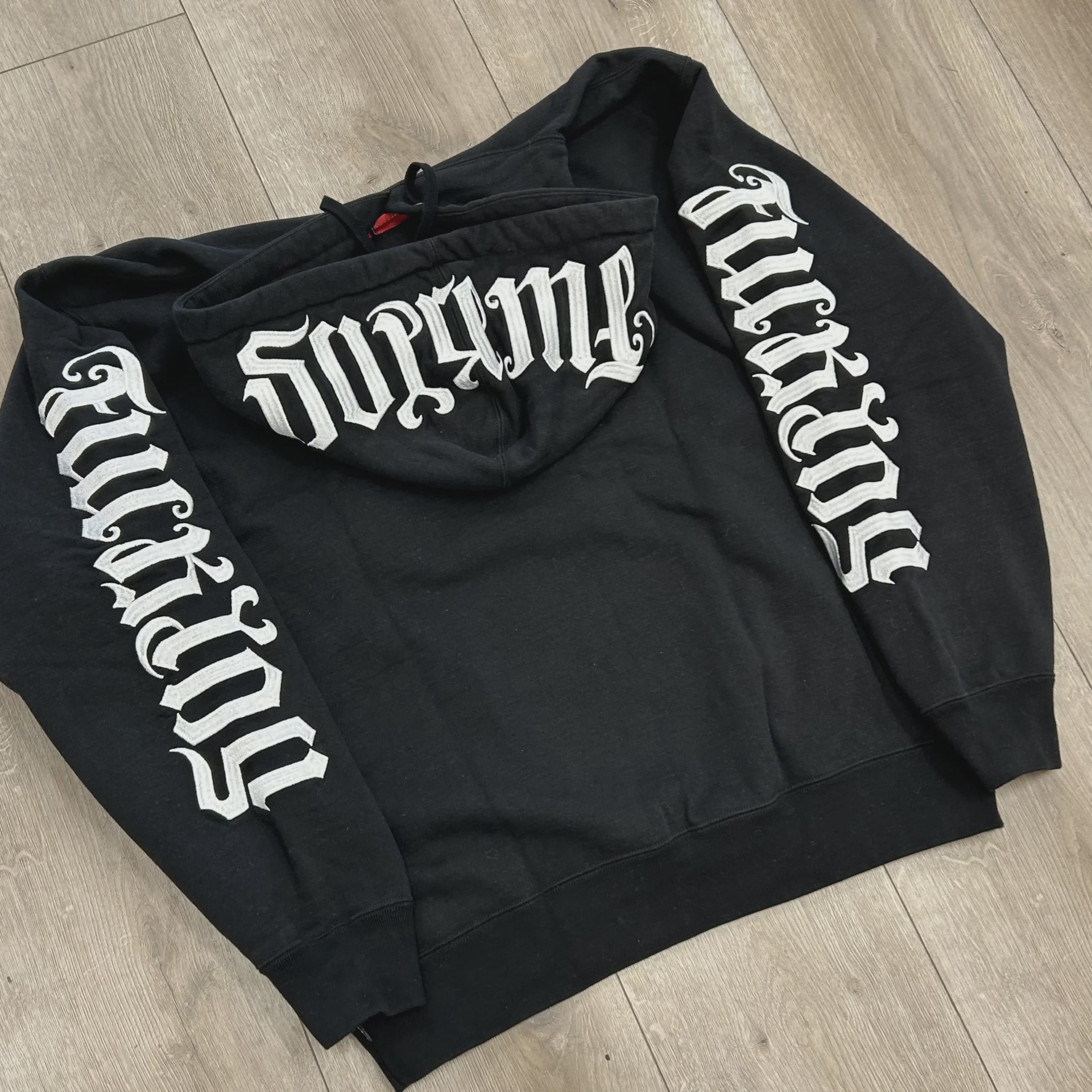 Supreme Ambigram Hooded Sweatshirt in Black • Pre-Owned [5723] - photo 2