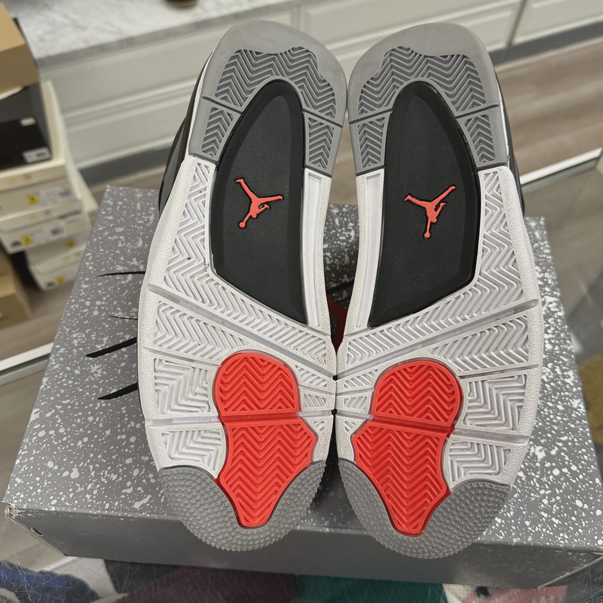 Air Jordan 4 Retro Infrared • Pre-Owned [8262] - photo 4