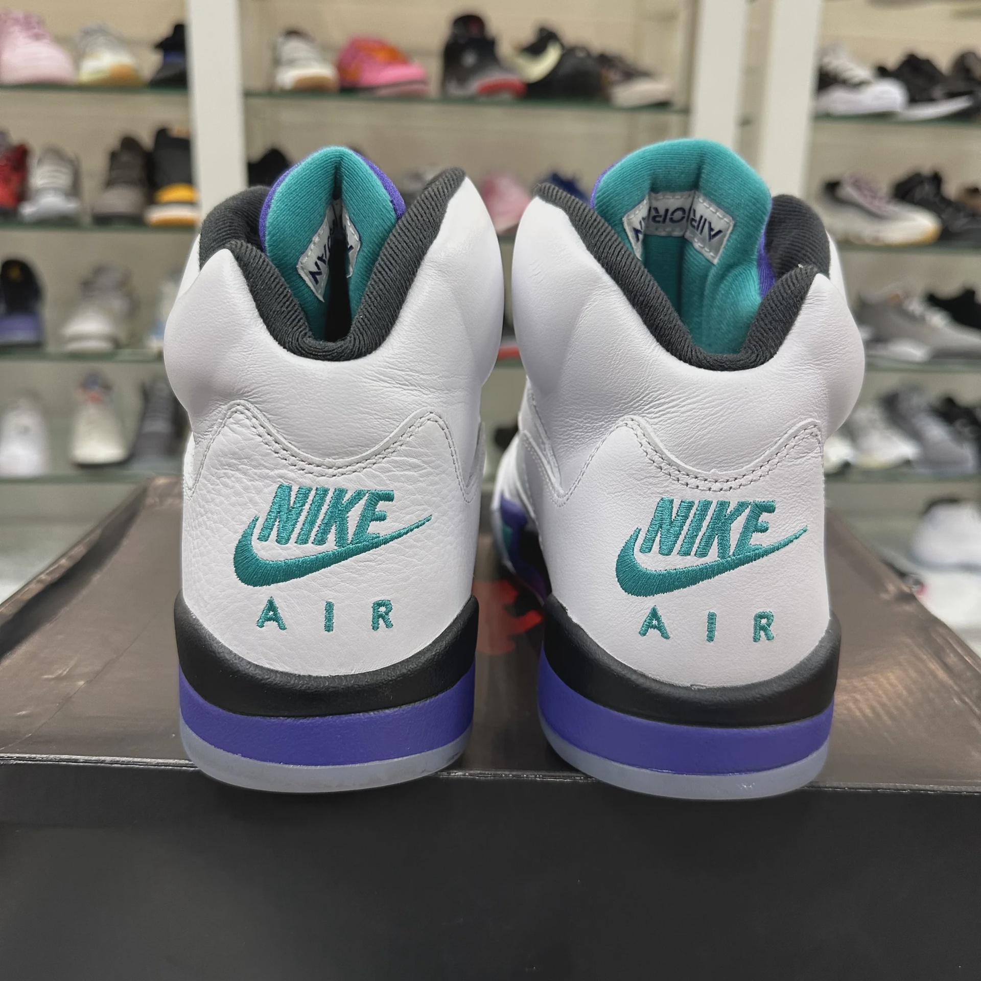 Air Jordan 5 Retro Grape (2025) • Pre-Owned [1547] - photo 5