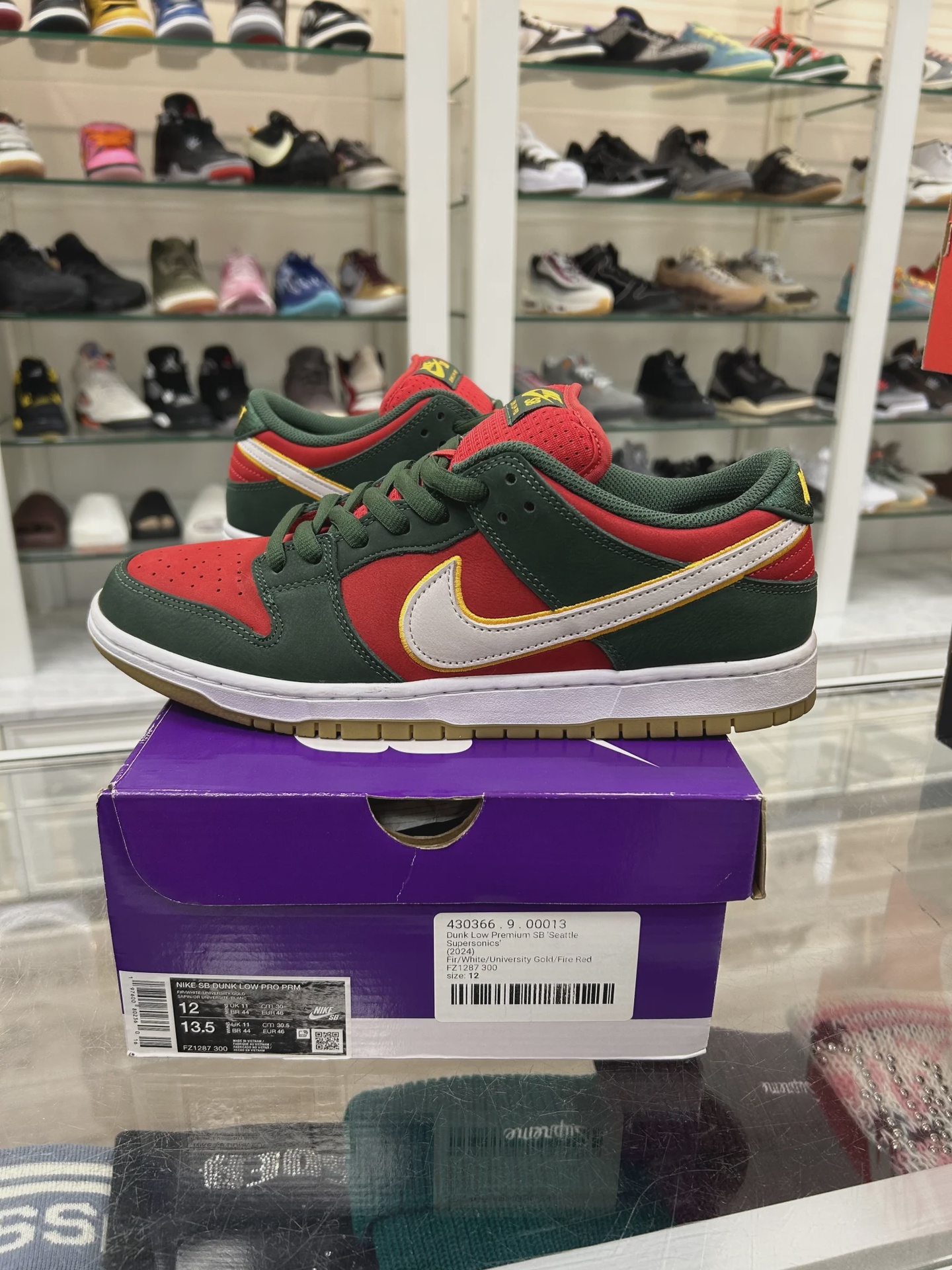 Nike SB Dunk Low Pro PRM Seattle Supersonics • Pre-Owned [5062] - photo 1