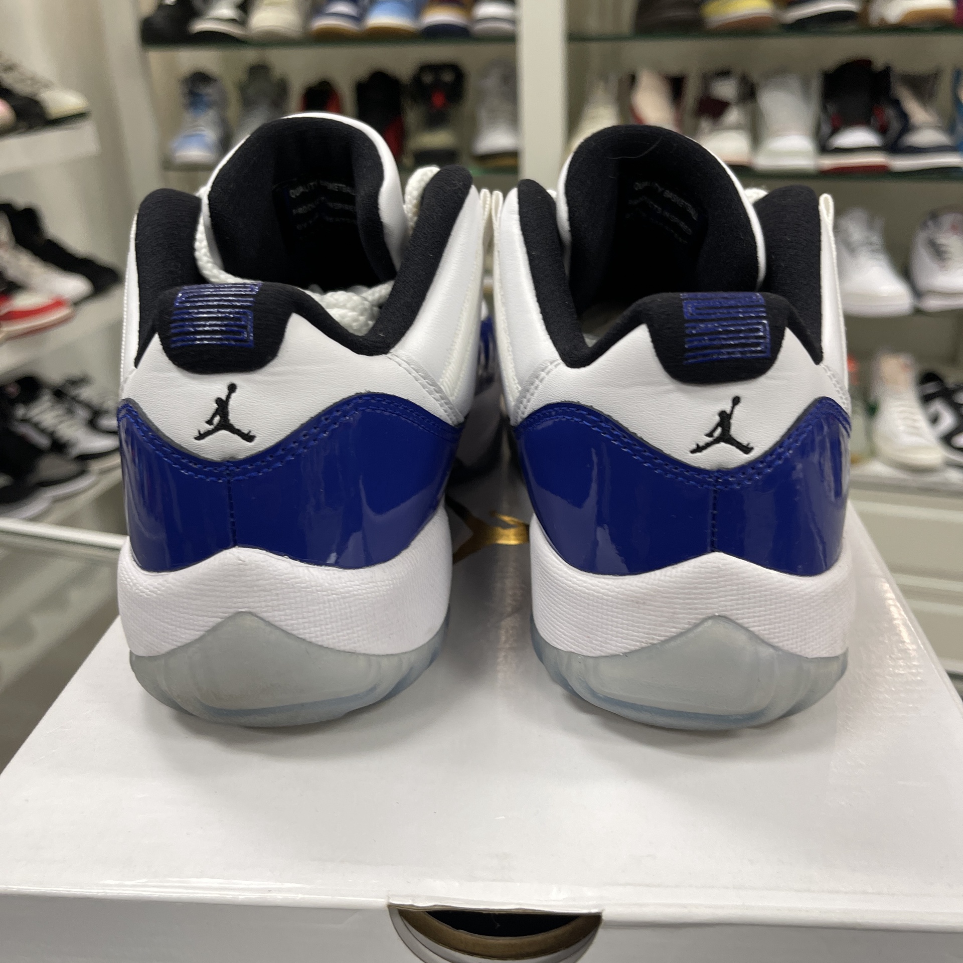 Jordan 11 Retro Low White Concord (W) - Pre-Owned 5