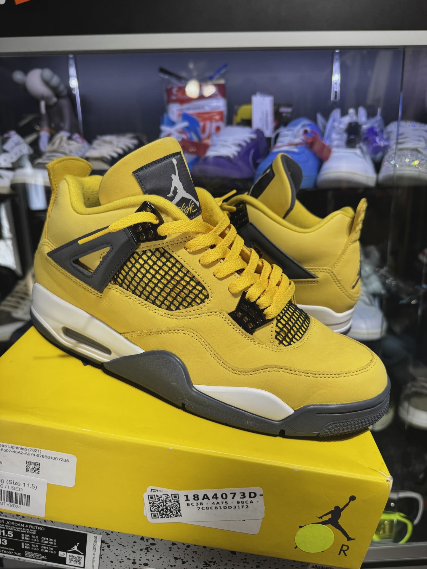 Air Jordan 4 Retro Lightning (2021) • Pre-Owned [4163]