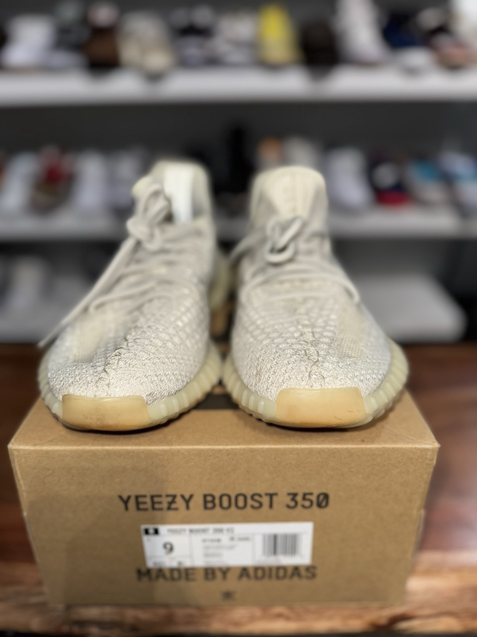 adidas Yeezy Boost 350 V2 Light • Pre-Owned 3