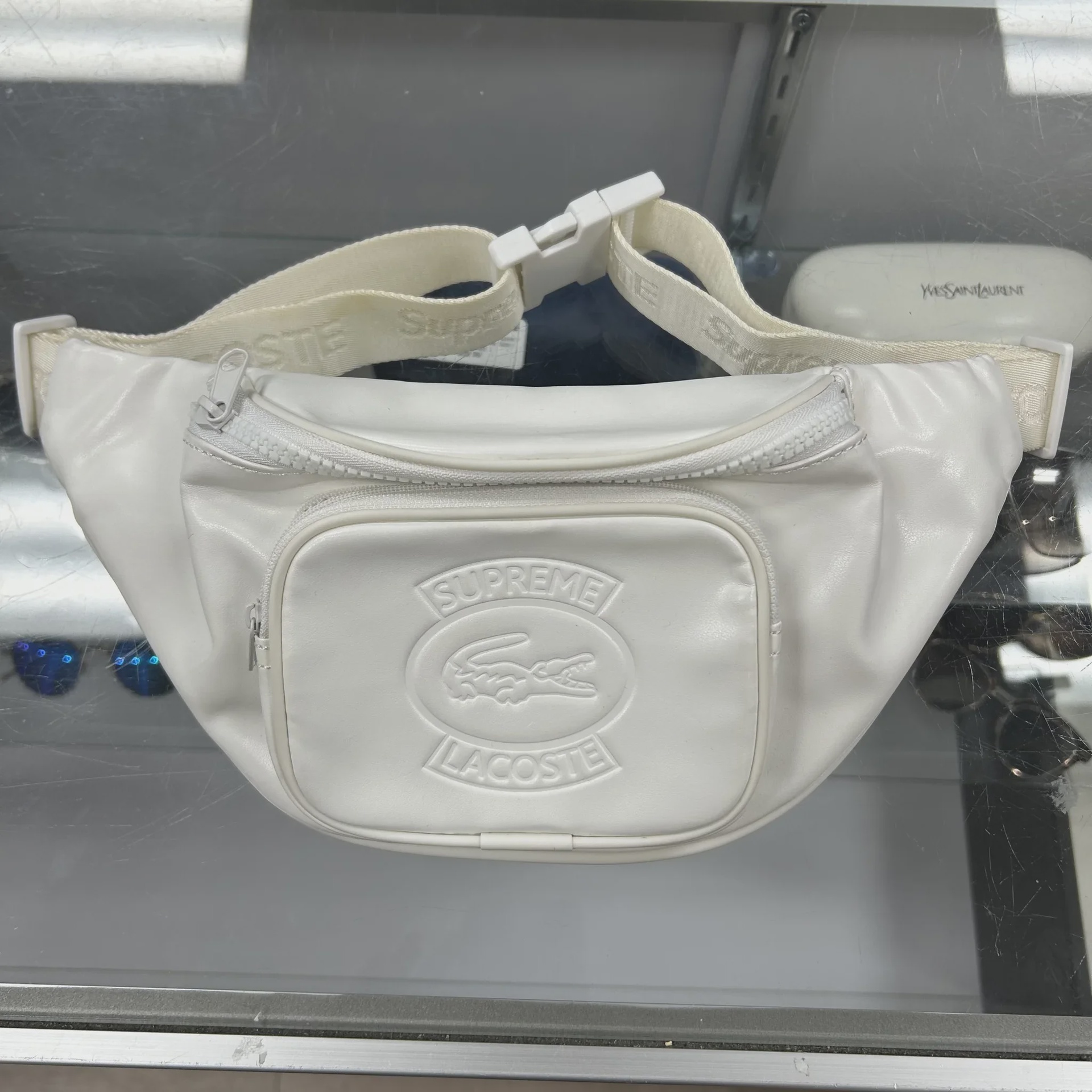 Supreme x LACOSTE Leather Waist Bag in White • Pre-Owned [7970] - photo 1
