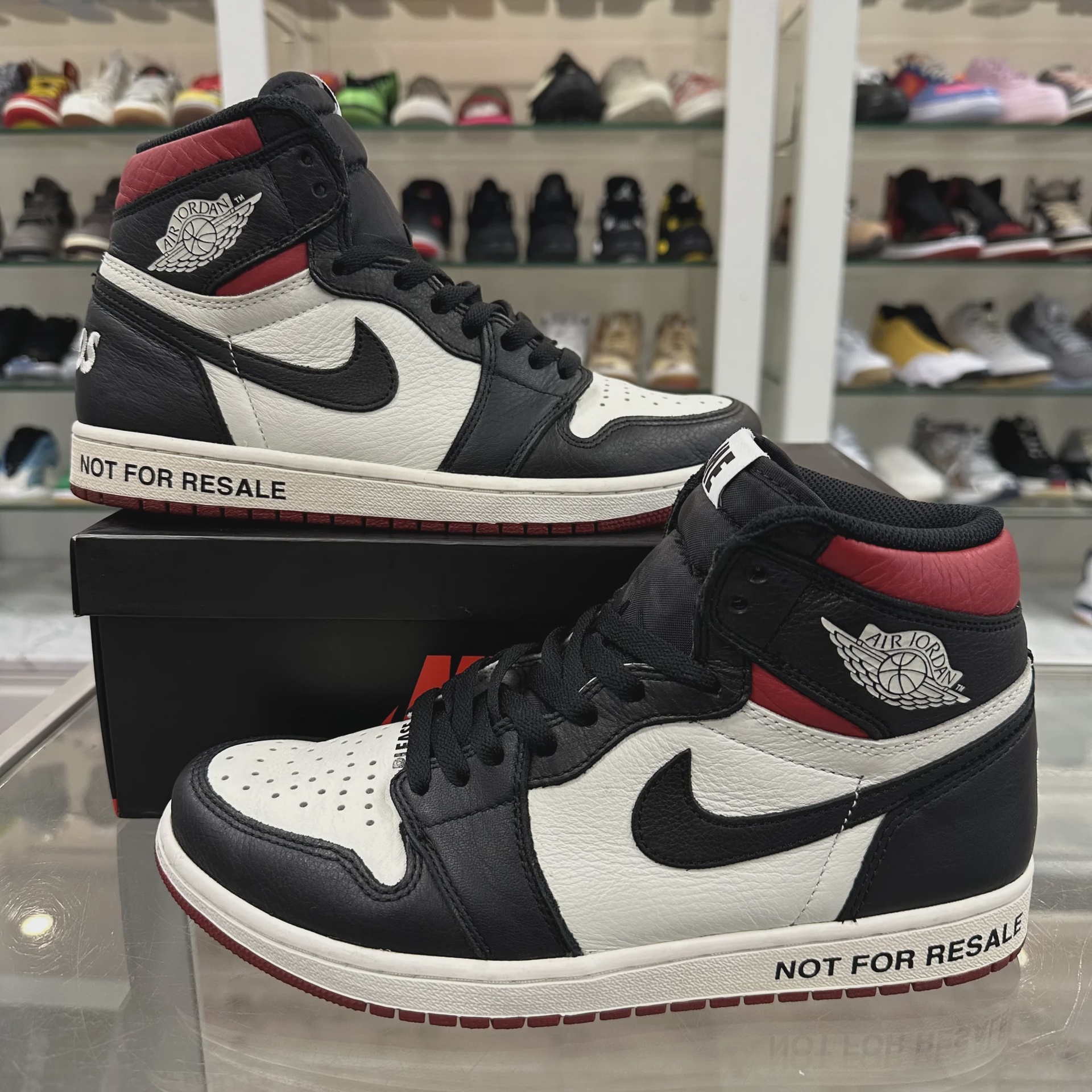 Air Jordan 1 Retro High Not for Resale Varsity Red • Pre-Owned [1129] - photo 1