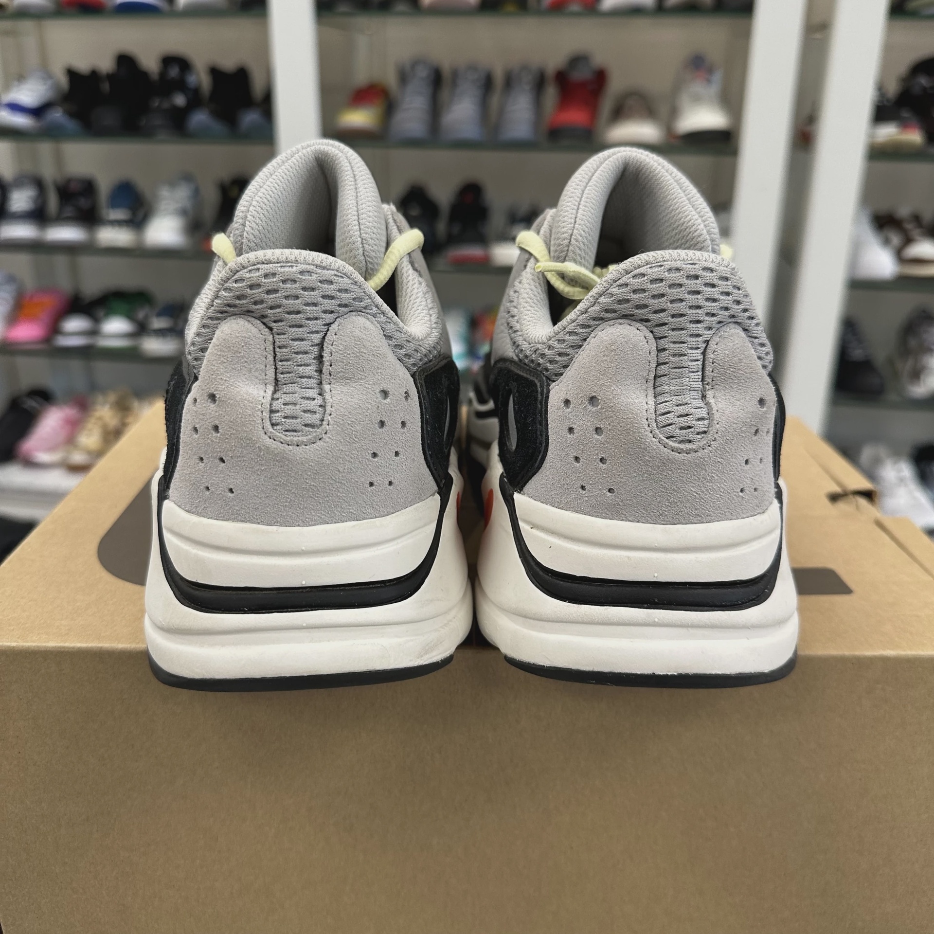 adidas Yeezy Boost 700 Wave Runner • Pre-Owned [3974] 2