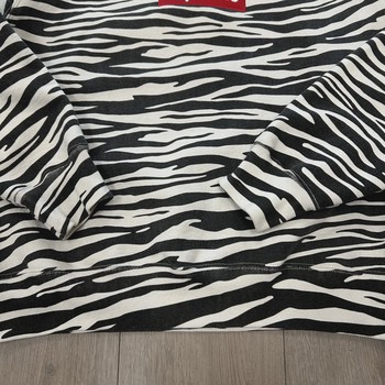 Supreme Box Logo Crewneck (FW22) Zebra • Pre-Owned [1614] - view 3