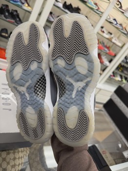 Air Jordan 11 Retro Cool Grey (2021) (Grade School) • Pre-Owned [5548] - view 4