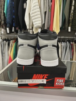 Air Jordan 1 Retro High Shadow 2.0 • Pre-Owned [3814] - view 3