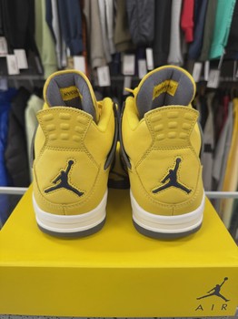 Air Jordan 4 Retro Lightning (2021) • Pre-Owned [8141] - view 2