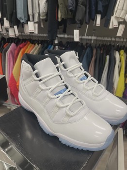 Jordan 11 Retro Legend Blue (2024) • Pre-Owned [9763] - view 4