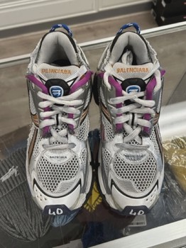 Balenciaga Runner Multicolor No Box  • Pre-Owned [4874] - view 3