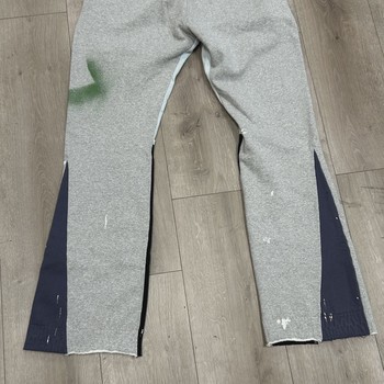 Gallery Dept. Painted Logo Flare Sweatpants in Heather Grey • Pre-Owned [1358] - view 3
