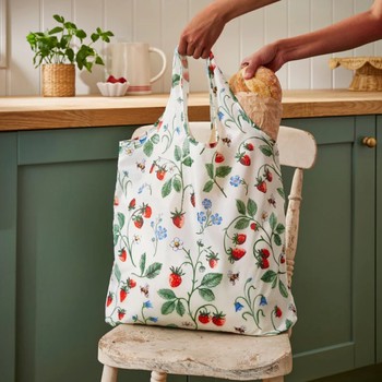STRAWBERRY PATCH PACKABLE BAG