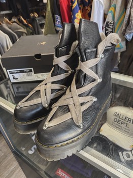 Rick Owens Dr Martens • Pre-Owned [9610] - view 2