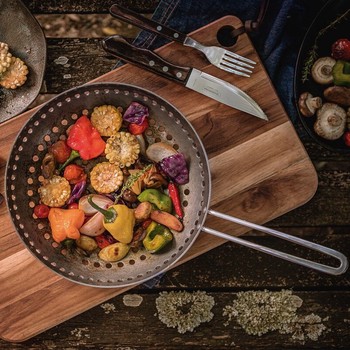 BBQ PERFORATED WOK