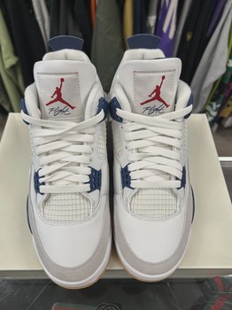 Air Jordan 4 Retro SB Navy • Pre-Owned [2316] - view 3