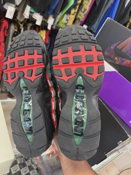 Nike Air Max 95 SP Undefeated Black • Pre-Owned [1480] - view 3