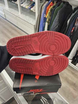 Air Jordan 1 Retro Low Original Chicago (2025) • Pre-Owned [9985] - view 2