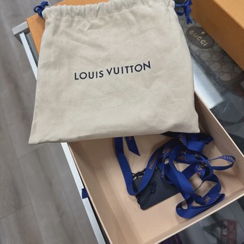 Louis Vuitton LV Stitch 40mm Reversible Belt size 95/38 (fits 30-32) • Pre-Owned [6102] - view 2