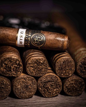 Jake Wyatt U.S.I.R. - Habano