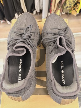 adidas Yeezy Boost 350 V2 Cinder Reflective • Pre-Owned [2690] - view 3