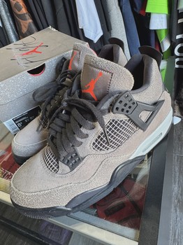 Air Jordan 4 Retro Taupe Haze • Pre-Owned [4689] - view 2