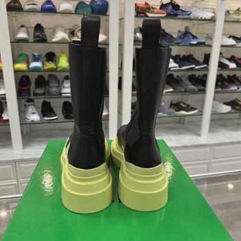 Bottega Veneta Tire Chelsea Boots • Pre-Owned [0996] - view 5