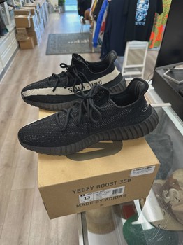 adidas Yeezy Boost 350 V2 Core Black White • Pre-Owned [4315] - view 2