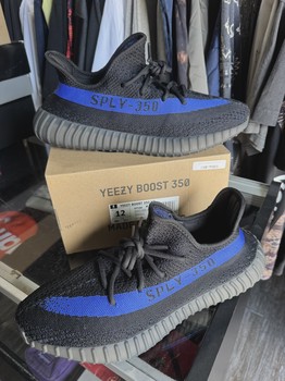 adidas Yeezy Boost 350 V2 Dazzling Blue • Pre-Owned [1227] - view 2