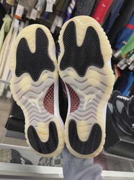 Air Jordan 11 Retro Low 72-10 • Pre-Owned [0829] - view 3