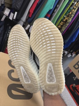 adidas Yeezy Boost 350 V2 Zebra • Pre-Owned [0917] - view 2