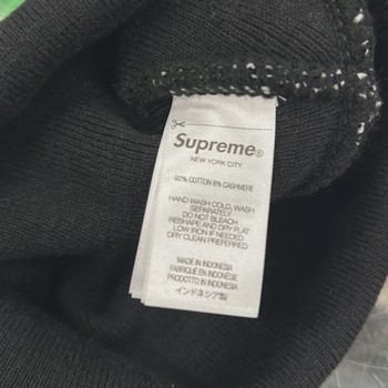 Supreme Big Logo Beanie (FW25) Black • Pre-Owned [6332] - view 2
