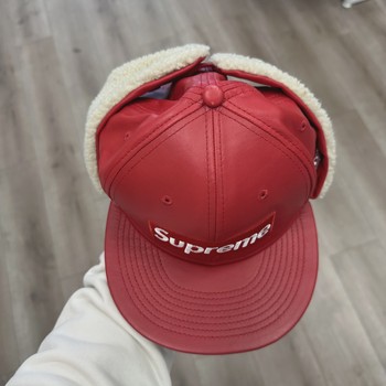 Supreme Leather Earflap Box Logo New Era • Pre-Owned [1848] - view 9
