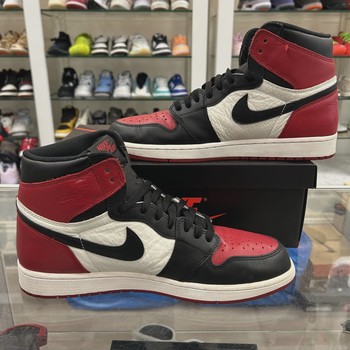 Air Jordan 1 Retro High Black Red Toe • Pre-Owned [5369] - view 2