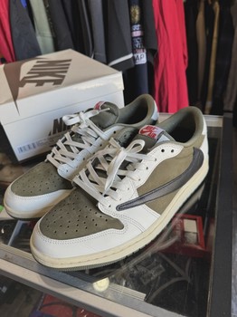 Air Jordan 1 Retro Low Original SP Travis Scott Medium Olive • Pre-Owned [1575] - view 2