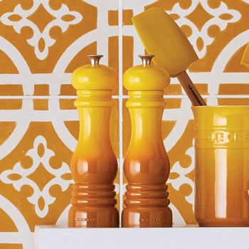 LE CREUSET CLASSIC PEPPER MILL - NECTAR