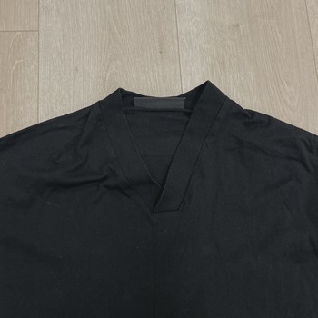 Fear of God Essentials V-Neck Black • Pre-Owned [2426] - view 4