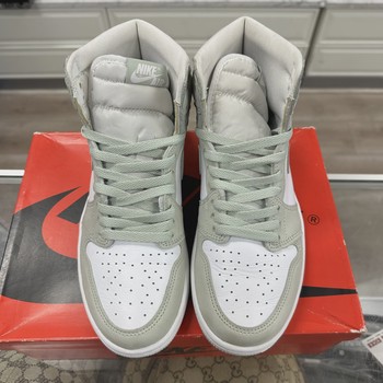 Air Jordan 1 Retro High Original Seafoam (Women's) • Pre-Owned [3367] - view 3