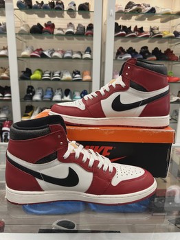 Air Jordan 1 Retro High Original Chicago Lost and Found • Pre-Owned [8200] - view 2