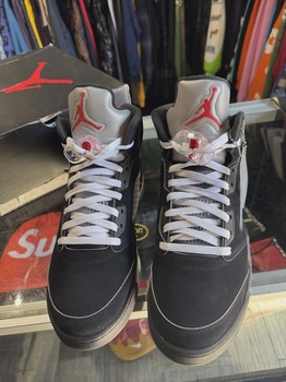 Air Jordan 5 Retro Original Black Metallic Reimagined • Pre-Owned [5761] - view 4