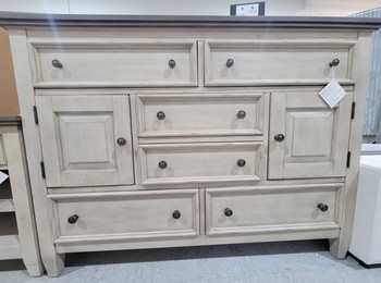 Heartland 2 Door 6 Drawer Chesser