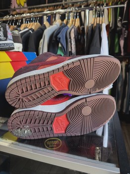 Nike SB Dunk Low Cherry • Pre-Owned [4240] - view 3