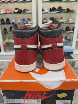 Air Jordan 1 Retro High Original Chicago Lost and Found • Pre-Owned [2087] - view 4